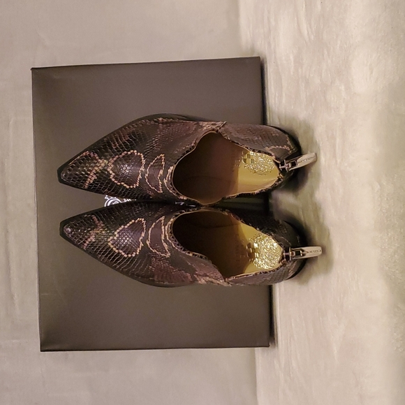 Vince Camuto Gigietta Ankle Boot Sz 7.5 ~ Very Sexy ~ Python Embossed ~ … - Picture 3 of 7